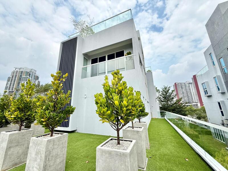 For Sale - Luxurious 4 Storey Corner Lot Bungalow @ LakeFront Villa, Cyberjaya