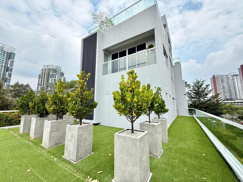 For Sale - Luxurious 4 Storey Corner Lot Bungalow @ LakeFront Villa, Cyberjaya