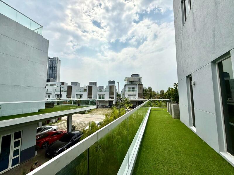 For Sale - Luxurious 4 Storey Corner Lot Bungalow @ LakeFront Villa, Cyberjaya