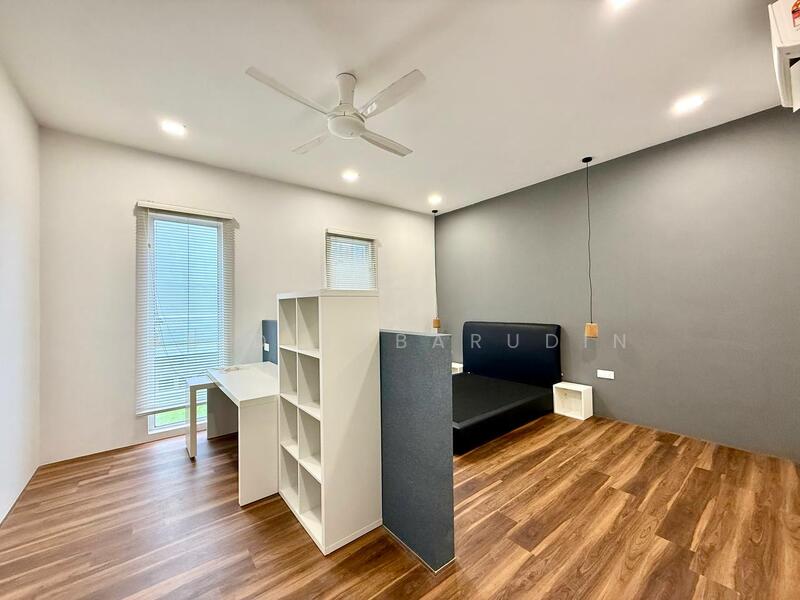 For Sale - Luxurious 4 Storey Corner Lot Bungalow @ LakeFront Villa, Cyberjaya