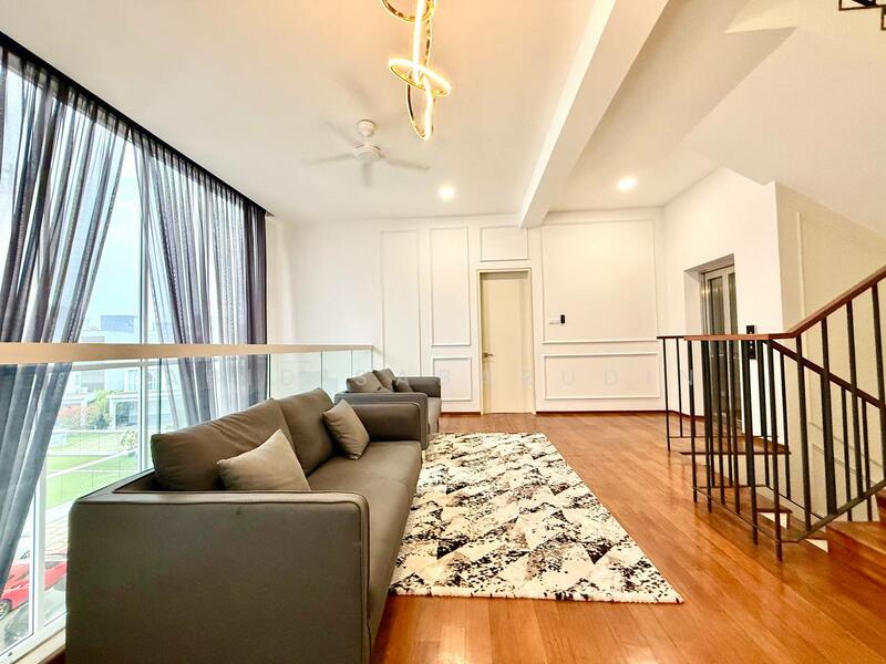 For Sale - Luxurious 4 Storey Corner Lot Bungalow @ LakeFront Villa, Cyberjaya