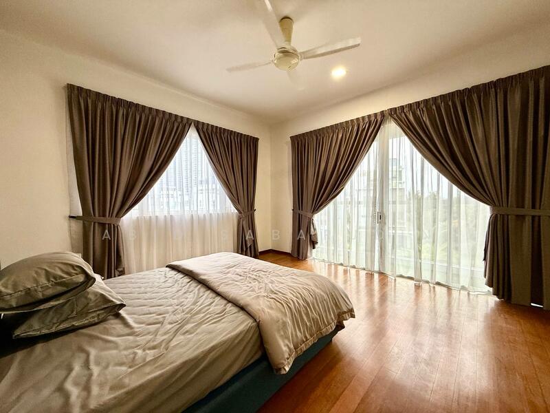 For Sale - Luxurious 4 Storey Corner Lot Bungalow @ LakeFront Villa, Cyberjaya