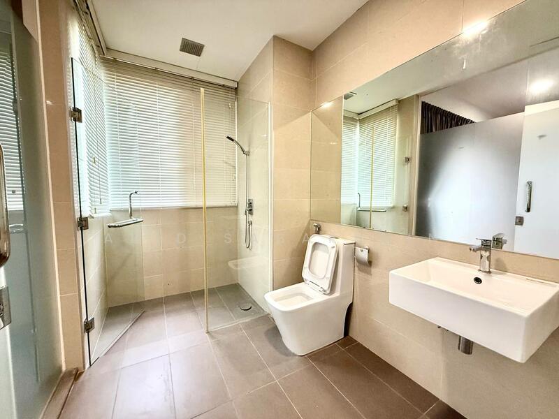 For Sale - Luxurious 4 Storey Corner Lot Bungalow @ LakeFront Villa, Cyberjaya