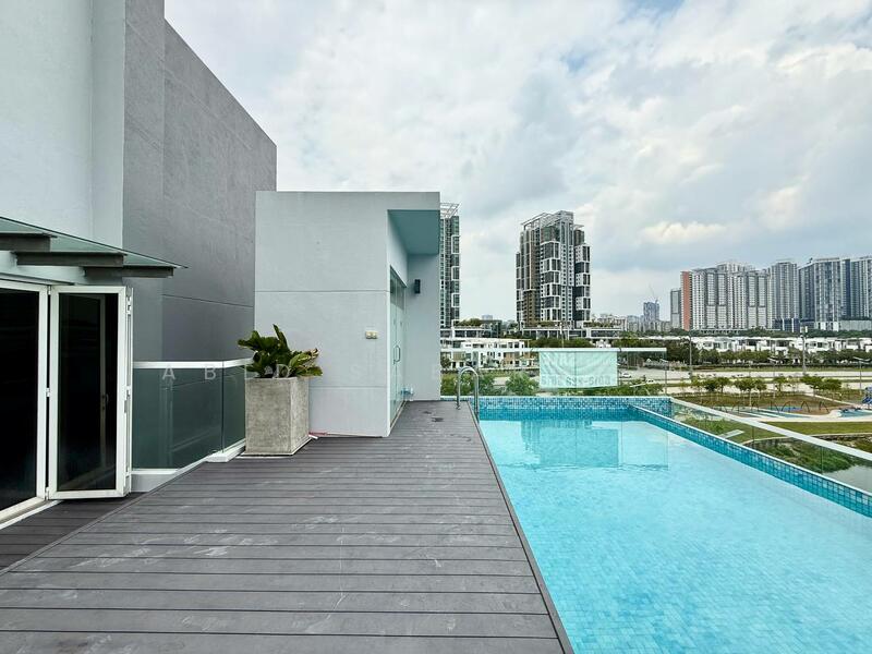 For Sale - Luxurious 4 Storey Corner Lot Bungalow @ LakeFront Villa, Cyberjaya