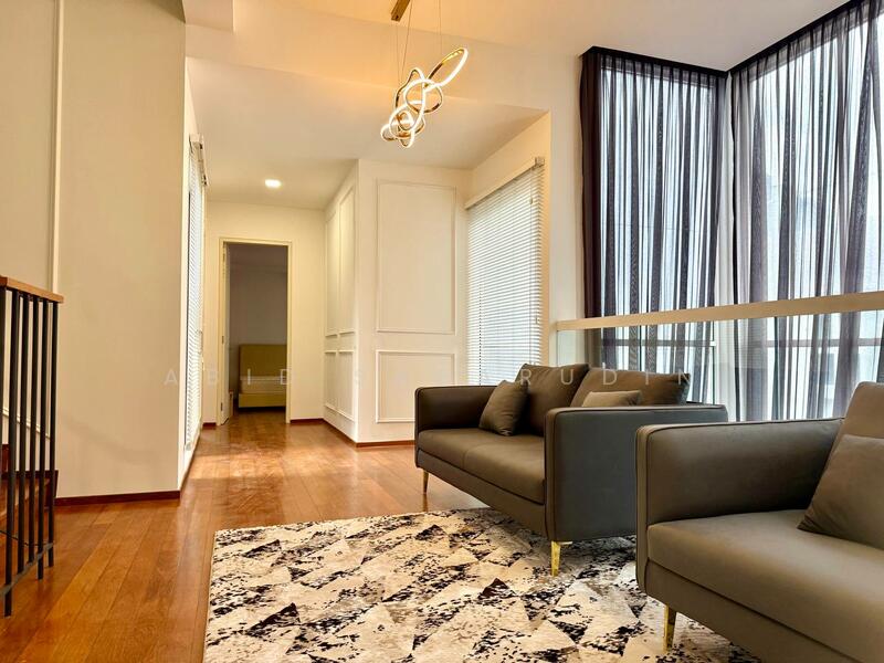 For Sale - Luxurious 4 Storey Corner Lot Bungalow @ LakeFront Villa, Cyberjaya