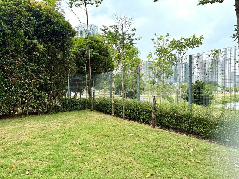 For Sale - Luxurious 4 Storey Corner Lot Bungalow @ LakeFront Villa, Cyberjaya