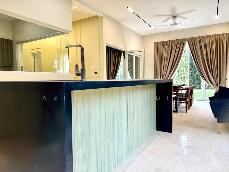 For Sale - Luxurious 4 Storey Corner Lot Bungalow @ LakeFront Villa, Cyberjaya