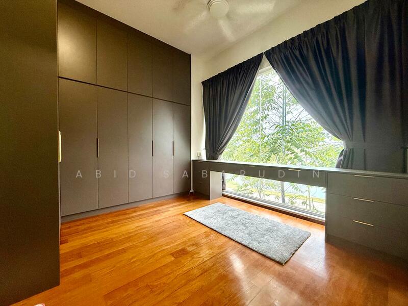 For Sale - Luxurious 4 Storey Corner Lot Bungalow @ LakeFront Villa, Cyberjaya