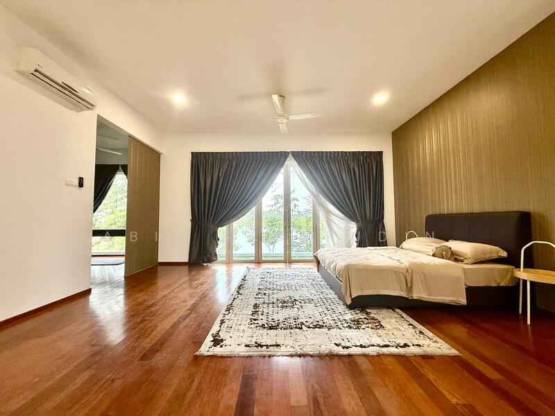 For Sale - Luxurious 4 Storey Corner Lot Bungalow @ LakeFront Villa, Cyberjaya