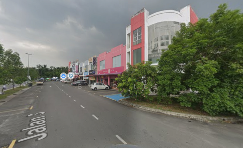 For Sale - ( ROI 5.07% ) Jenjarom Corner Taman Sri Jaromas 3storey Shop Office