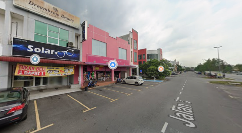For Sale - ( ROI 5.07% ) Jenjarom Corner Taman Sri Jaromas 3storey Shop Office