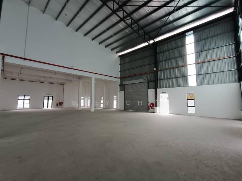 For Rent - Kawasan Perindustrian Nilai Jaya 1.5 Storey Semi-d Factory Corner unit