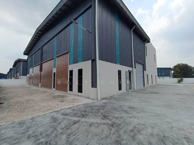 For Rent - Kawasan Perindustrian Nilai Jaya 1.5 Storey Semi-d Factory Corner unit