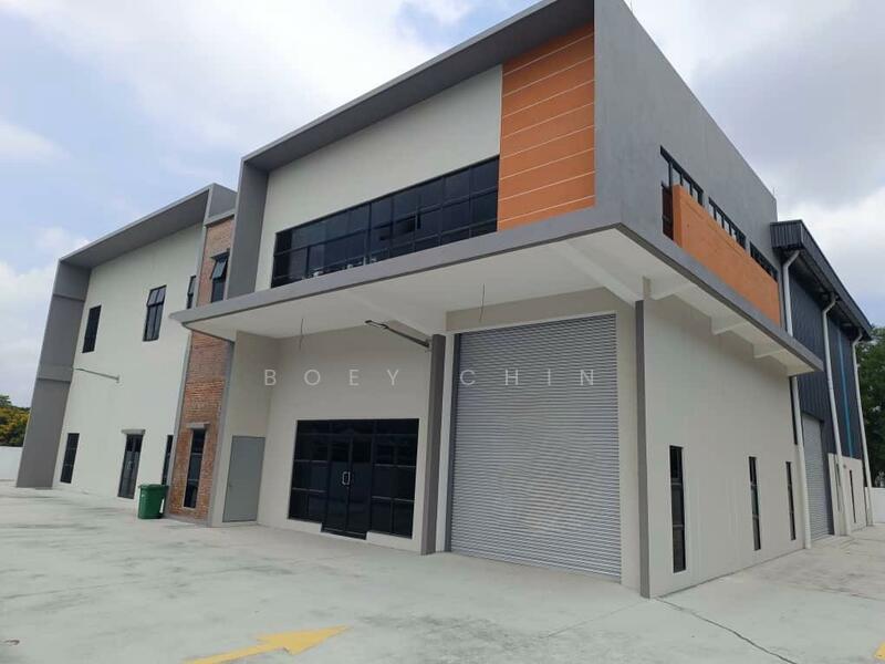 For Rent - Kawasan Perindustrian Nilai Jaya 1.5 Storey Semi-d Factory Corner unit