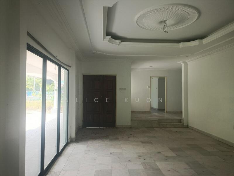 For Sale - SUBANG SS18