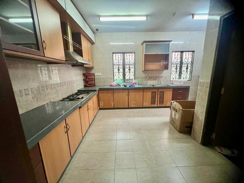 Untuk Dijual - Ulu Tiram Taman Pelangi Indah Double Storey Semi D