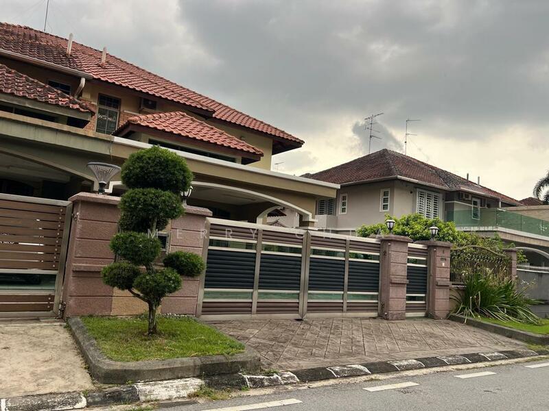Untuk Dijual - Ulu Tiram Taman Pelangi Indah Double Storey Semi D