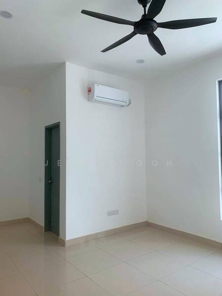 For Rent - The Straits View