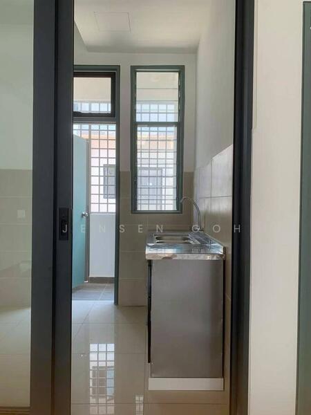 For Rent - The Straits View