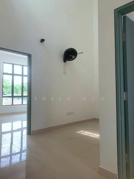 For Rent - The Straits View