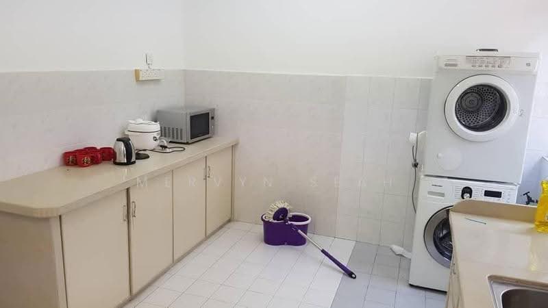 Townhouse for Sale in Taman Tunas Muda (Sungai Ara) - Mervyn Seah - Kitchen - PropertyGuru.com.my
