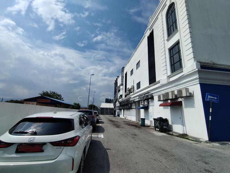 For Sale - Ipoh simee bond square 3 storey shoplot for sale