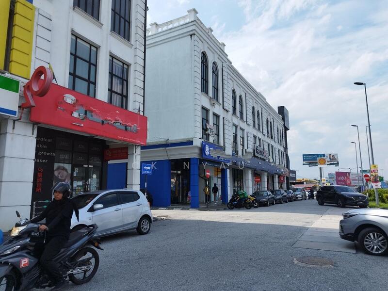 For Sale - Ipoh simee bond square 3 storey shoplot for sale