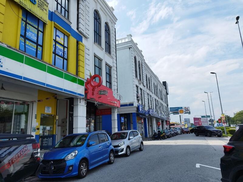 For Sale - Ipoh simee bond square 3 storey shoplot for sale