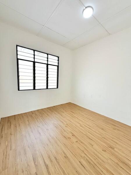 For Sale - Kluang Kluangs