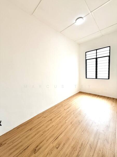 For Sale - Kluang Kluangs