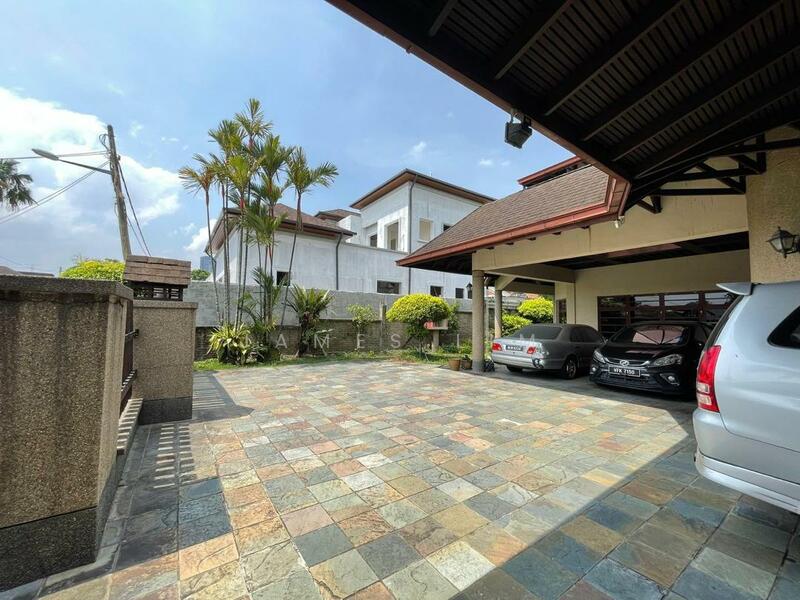 Untuk Disewa - 2.5 Storey Bungalow House @ Jalan Gasing Section 5 Petaling Jaya