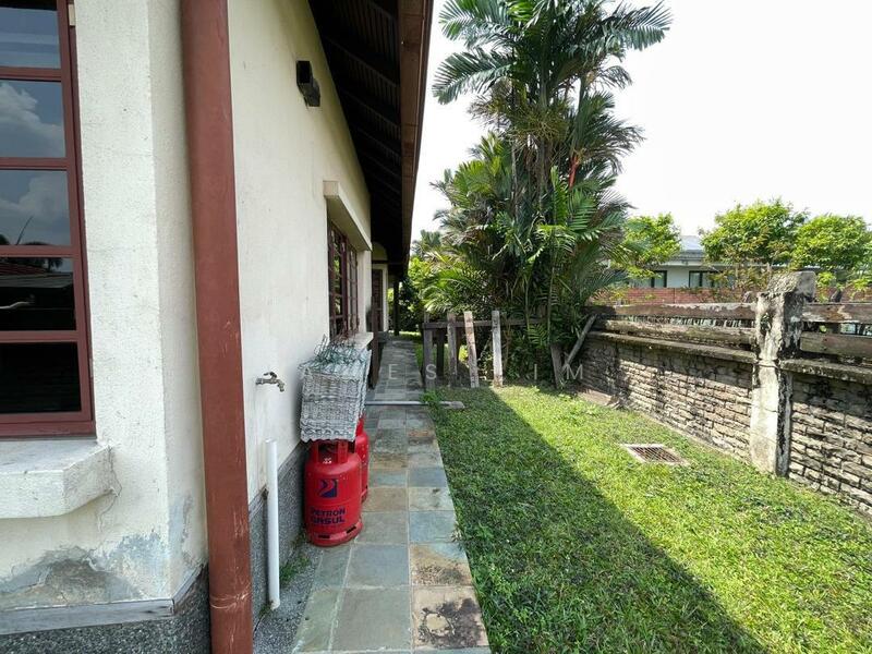 Untuk Disewa - 2.5 Storey Bungalow House @ Jalan Gasing Section 5 Petaling Jaya