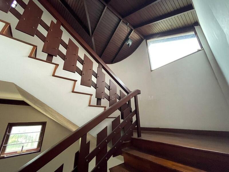 Untuk Disewa - 2.5 Storey Bungalow House @ Jalan Gasing Section 5 Petaling Jaya