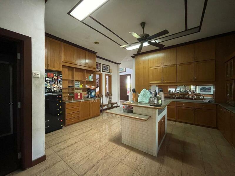 Untuk Disewa - 2.5 Storey Bungalow House @ Jalan Gasing Section 5 Petaling Jaya