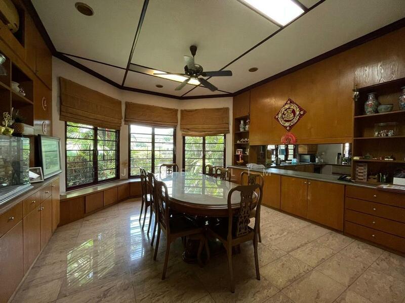 Untuk Disewa - 2.5 Storey Bungalow House @ Jalan Gasing Section 5 Petaling Jaya