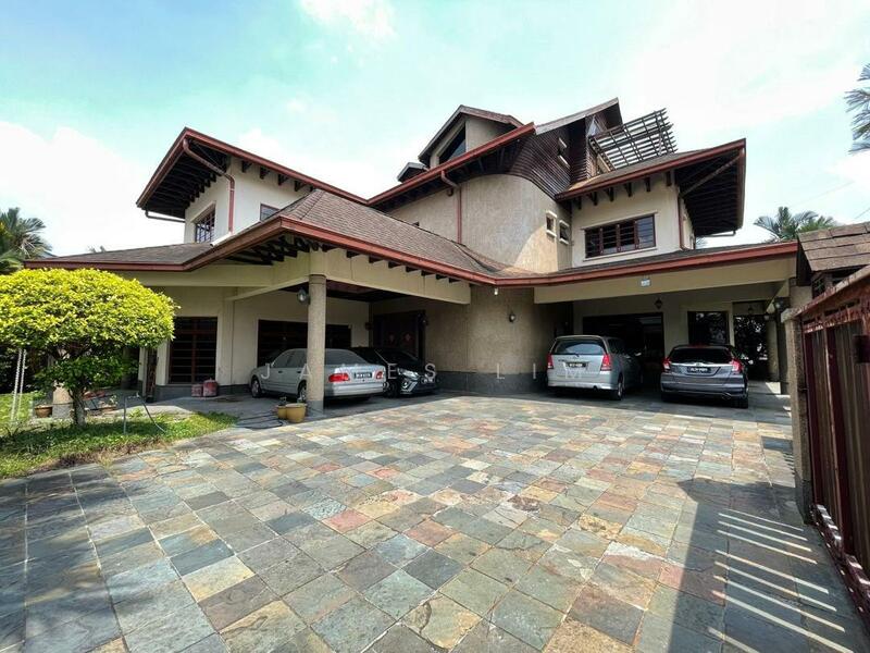 Untuk Disewa - 2.5 Storey Bungalow House @ Jalan Gasing Section 5 Petaling Jaya