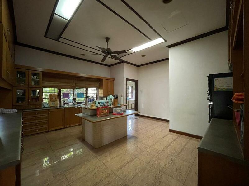 Untuk Disewa - 2.5 Storey Bungalow House @ Jalan Gasing Section 5 Petaling Jaya