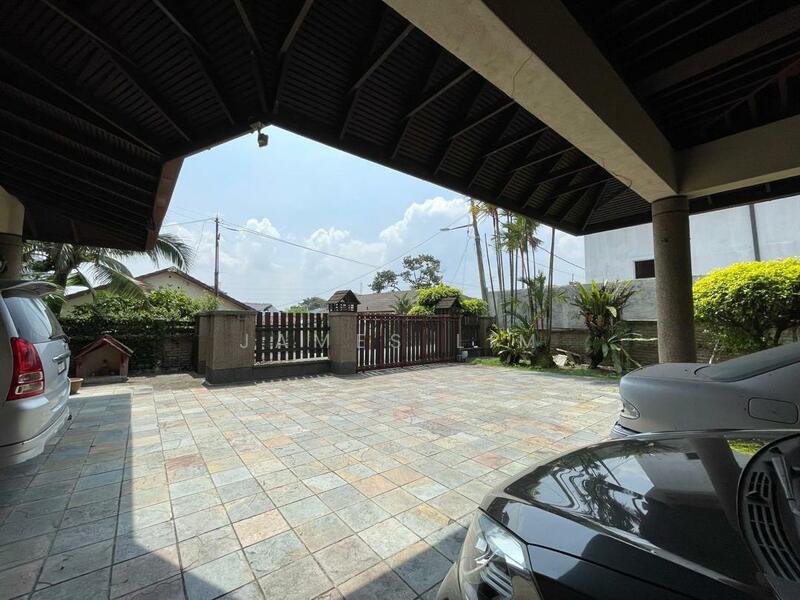 Untuk Disewa - 2.5 Storey Bungalow House @ Jalan Gasing Section 5 Petaling Jaya