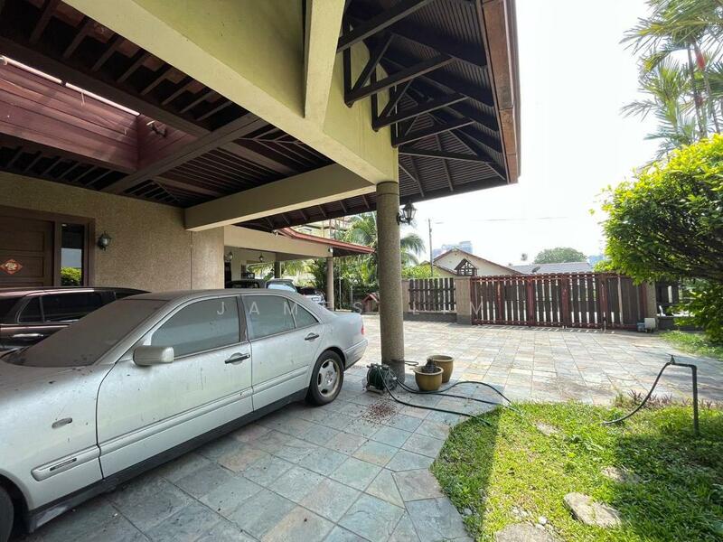 Untuk Disewa - 2.5 Storey Bungalow House @ Jalan Gasing Section 5 Petaling Jaya