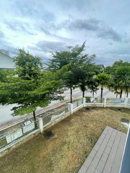 For Sale - Semi-Detached House at d'Laman Greenville