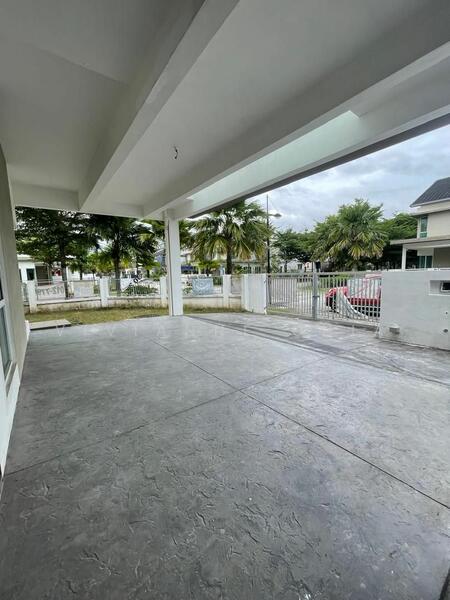 For Sale - Semi-Detached House at d'Laman Greenville