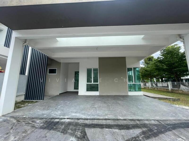 For Sale - Semi-Detached House at d'Laman Greenville