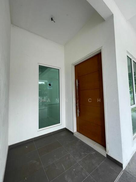 For Sale - Semi-Detached House at d'Laman Greenville