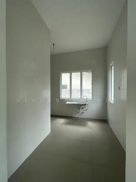 For Sale - Semi-Detached House at d'Laman Greenville