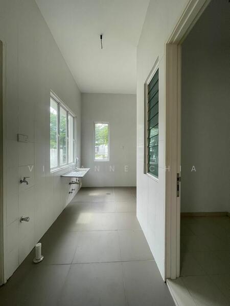 For Sale - Semi-Detached House at d'Laman Greenville