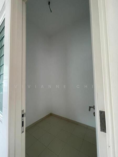 For Sale - Semi-Detached House at d'Laman Greenville