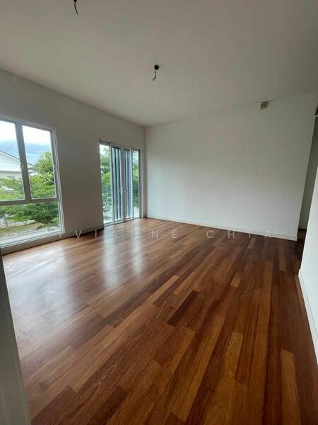 For Sale - Semi-Detached House at d'Laman Greenville