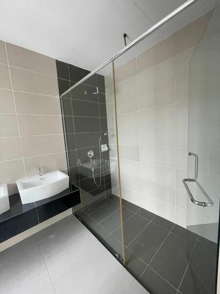 For Sale - Semi-Detached House at d'Laman Greenville