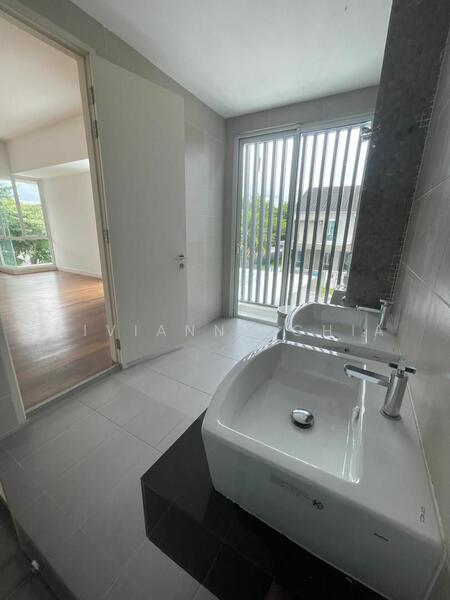 For Sale - Semi-Detached House at d'Laman Greenville