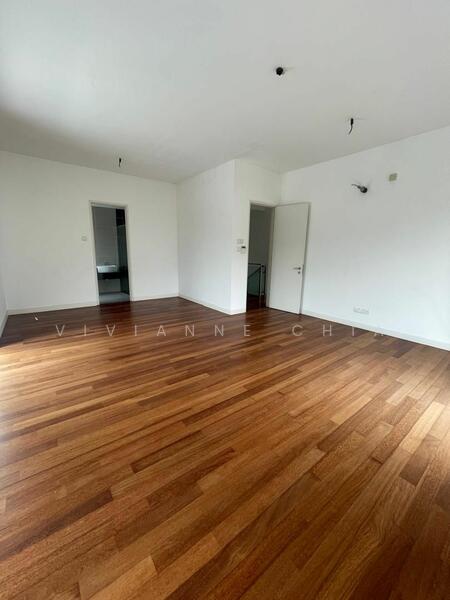 For Sale - Semi-Detached House at d'Laman Greenville